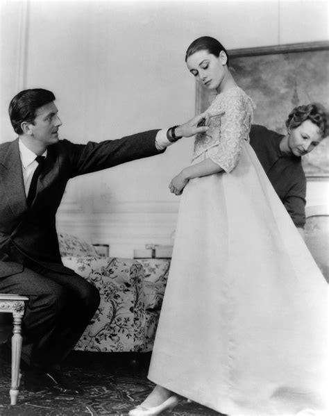 hubert de givenchy et audrey hepburn|hubert de givenchy fashion designer.